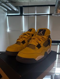 Jordan 4 retro lightning size 9.5