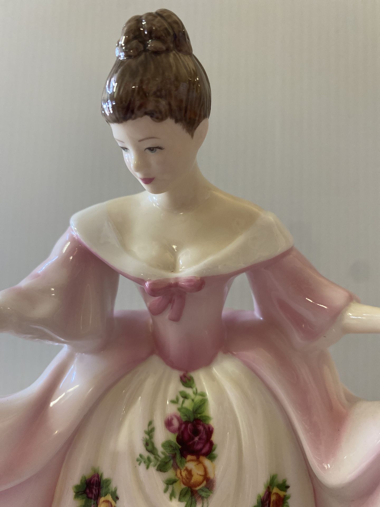 Royal Doulton Pretty Ladies Kathryn HN4948 Figurine ~ Old