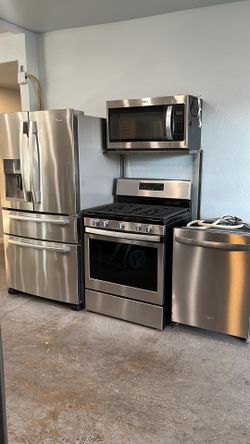 š„ 4-Piece Kitchen Appliance Set ā Great Condition! š„