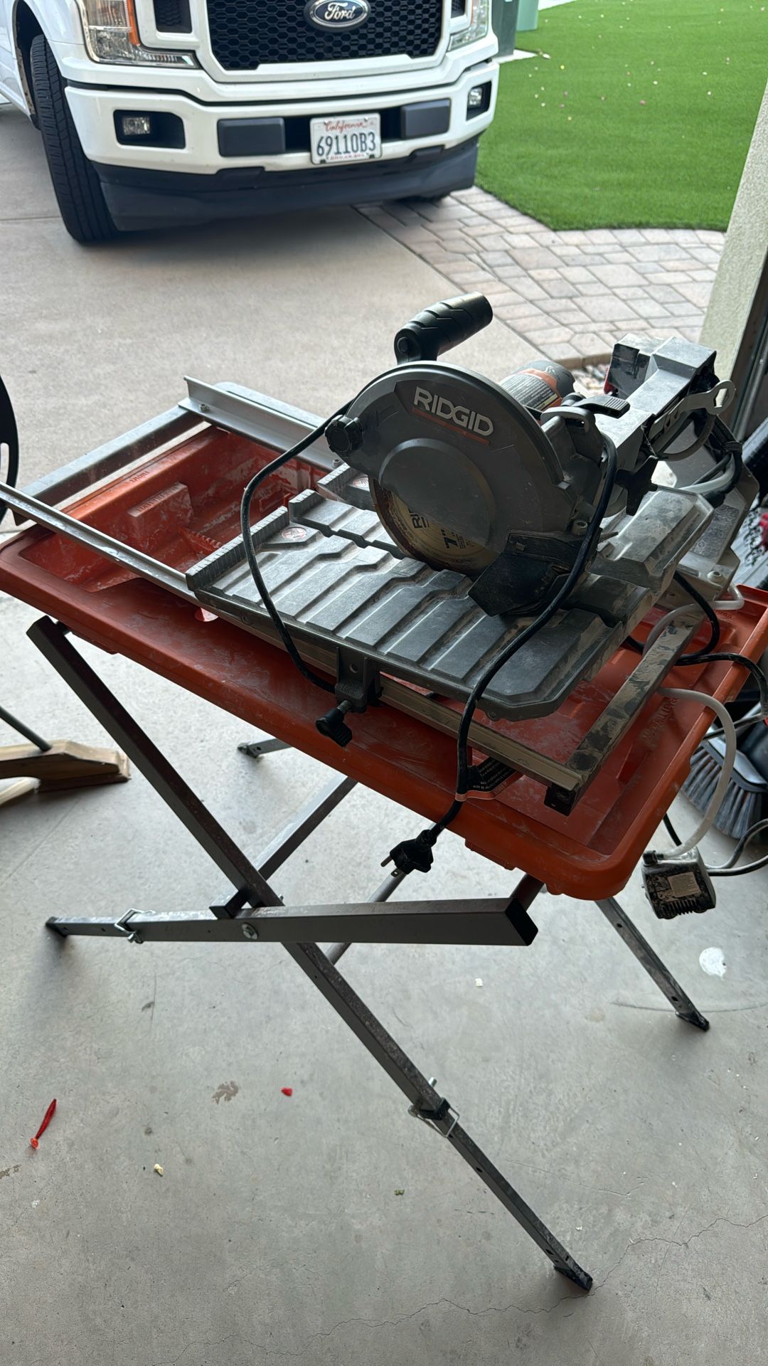 Rigid tile Saw
