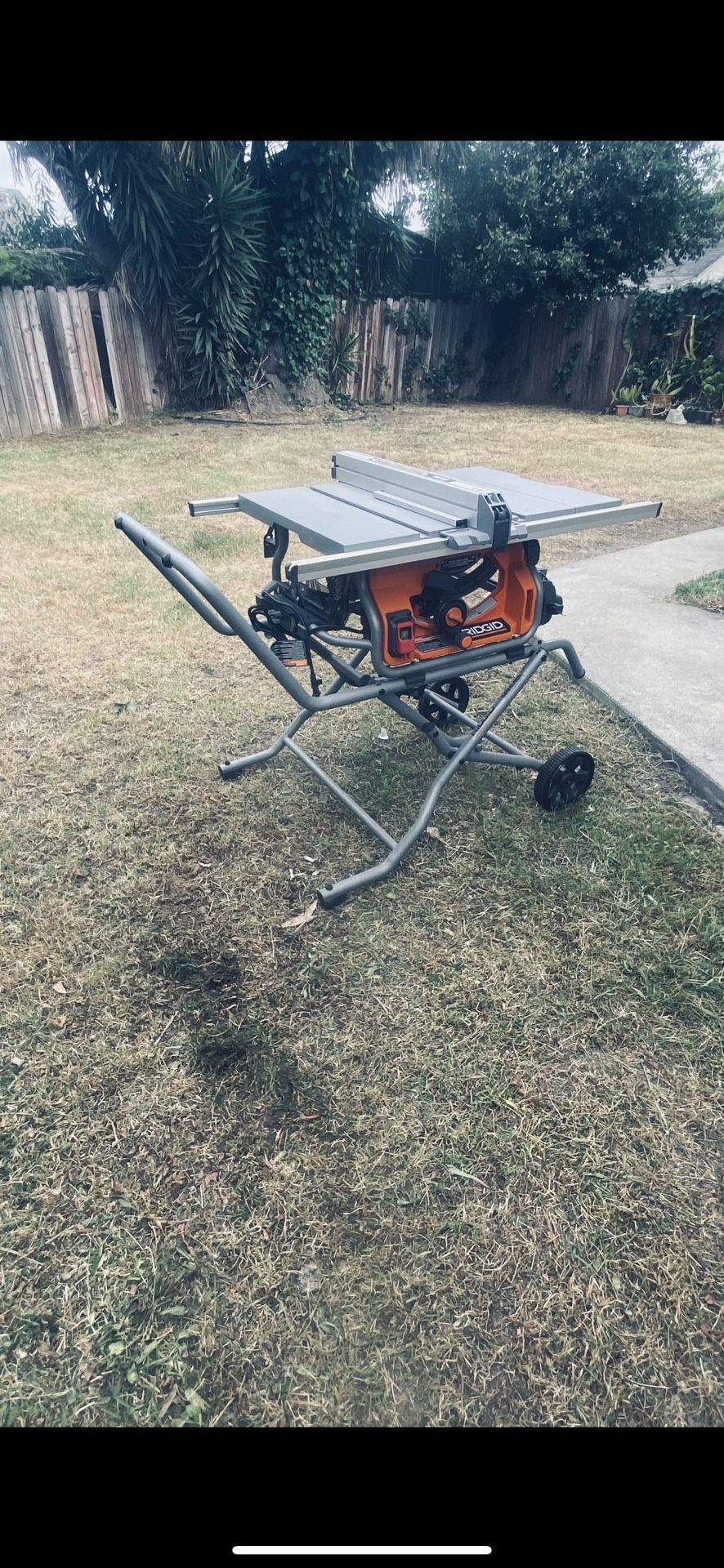 RIDGID Table Saw With Stand