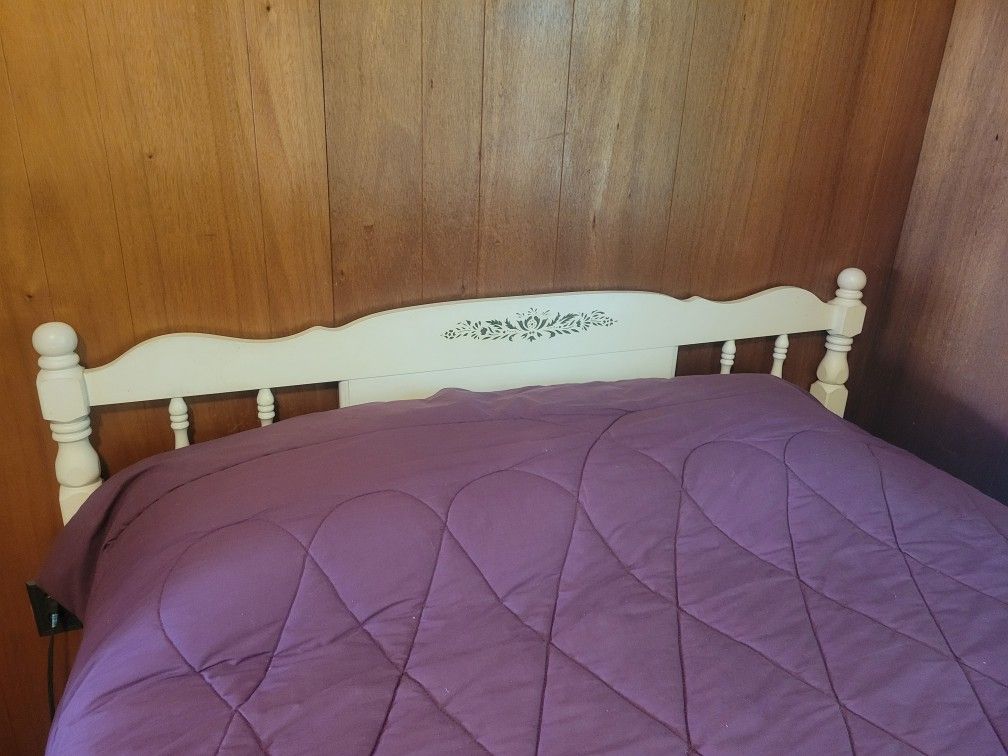 White Bedroom Set