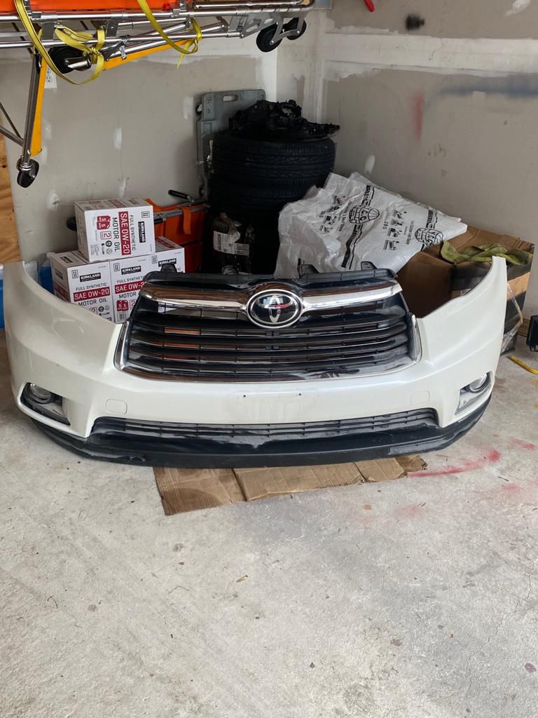 Toyota Highlander 2014-2015 Front Bumper And Grill