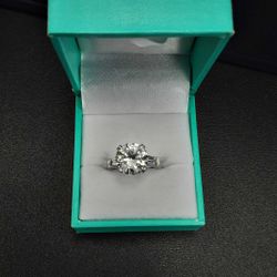 Women's Ring - Solitaire - White Gold 14k (.585) 5.2 grams Size 9