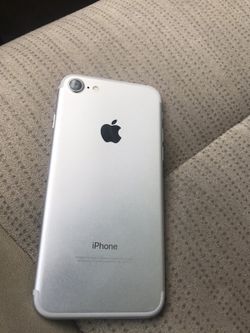 iPhone 7 unlocked everything good condition!!