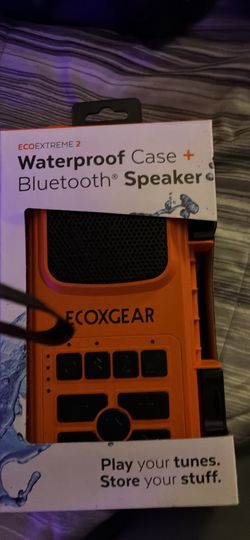 Waterproof Bluetooth Speaker Opens Up To Put Phone In