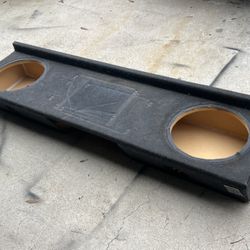 ($125 firm) 2/12s Sub Box For A 1999 To 2006 Chevy - GMC Extended Cab