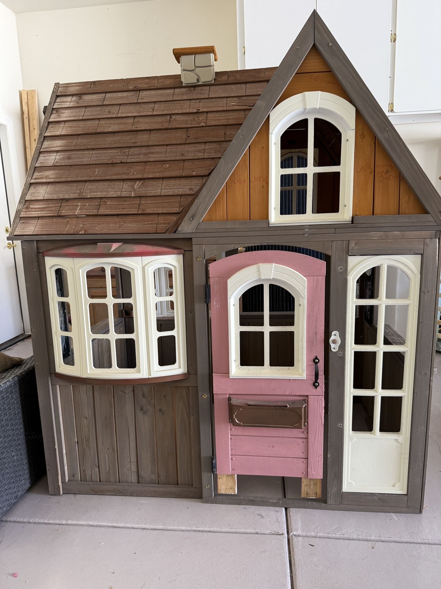 Adorable Wooden Kids Playhouse – Approx. 5ft Tall $195 OBO