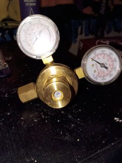 Gas regulator