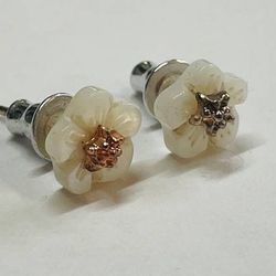 Vintage Womens Girls Set Of 2 Celluloid Flowers Roses Earrings Fashion Jewelry Gift