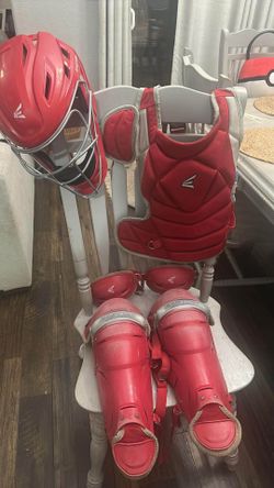 Youth Jen Schro catchers gear and catchers bag.