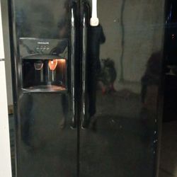 Frigidaire Side By Side Refrigerator 