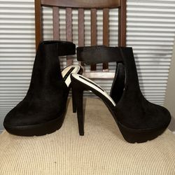 Size 9.5 *NEW* Izabella Rue Heels