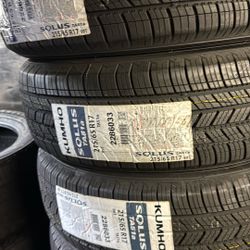 215/65/17 Kumho Tires 🛞 