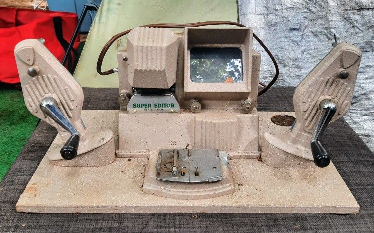 Vintage Super 8 Action Editor Compco Chicago 8mm 30 Watt Table Top Film Viewer