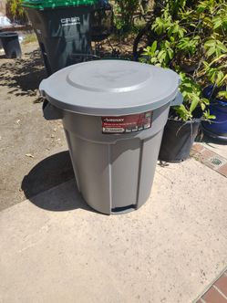 Trash can, Husky