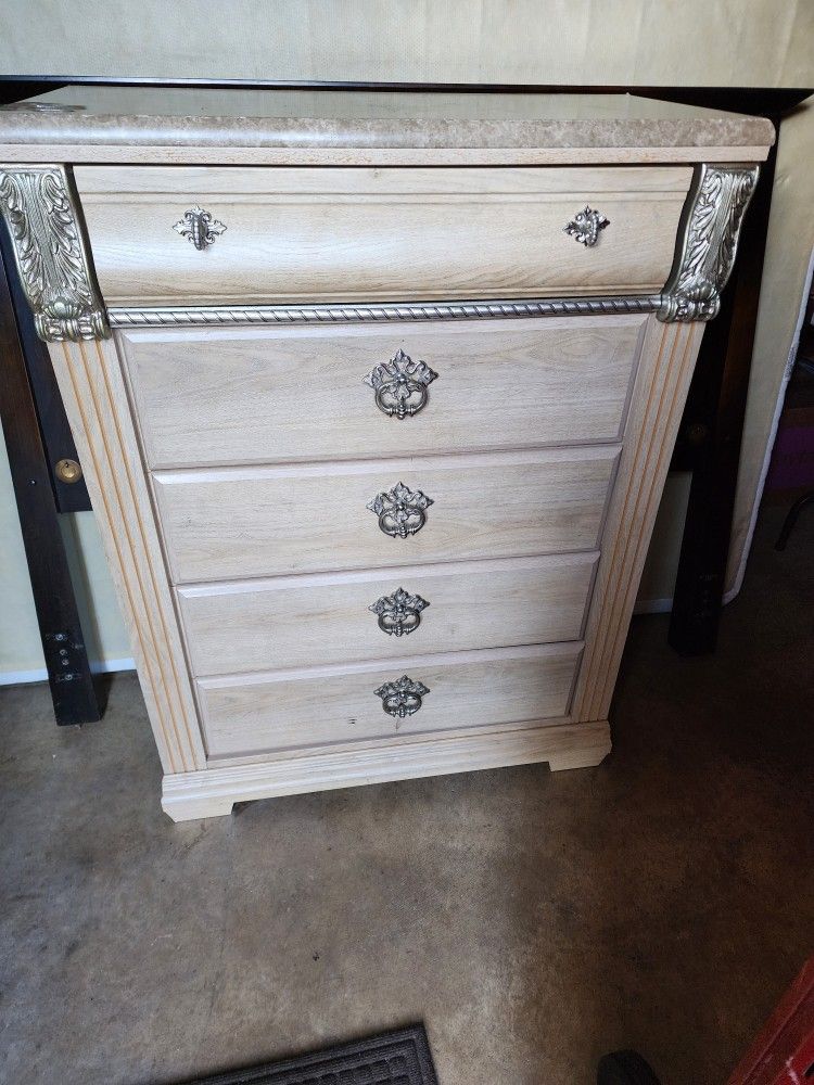 5 Drawer Dresser Chest