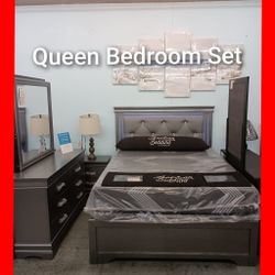 🤩 Queen Bedroom Set 