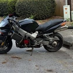 Honda VFR800 Interceptor READ DESCRIPTION