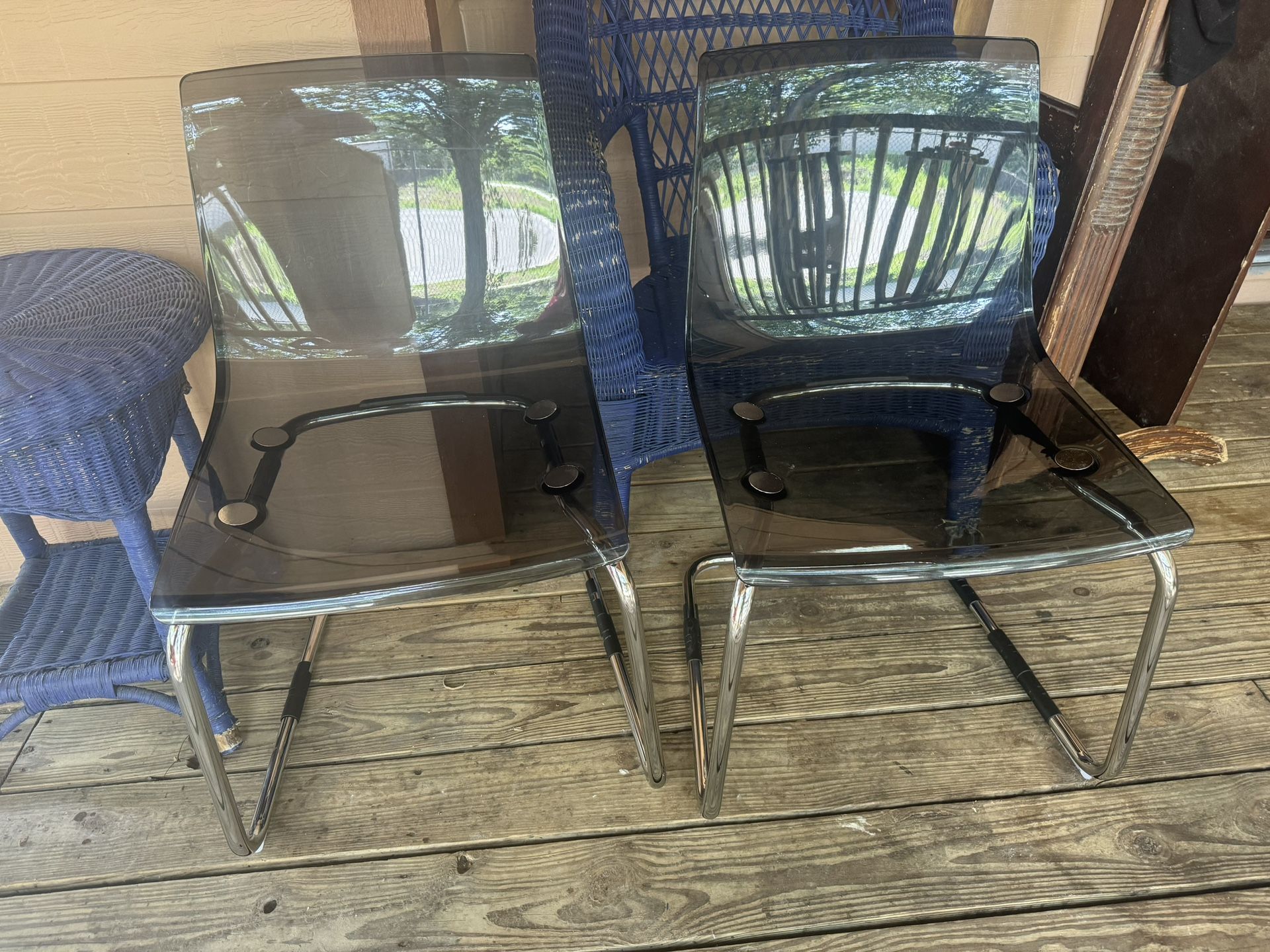 IKEA - 4 Clear chairs