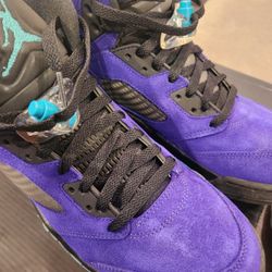 Jordan 5s Alt Grapes