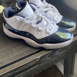 Jordan 11 Low "Emerald" Men’s Size 11