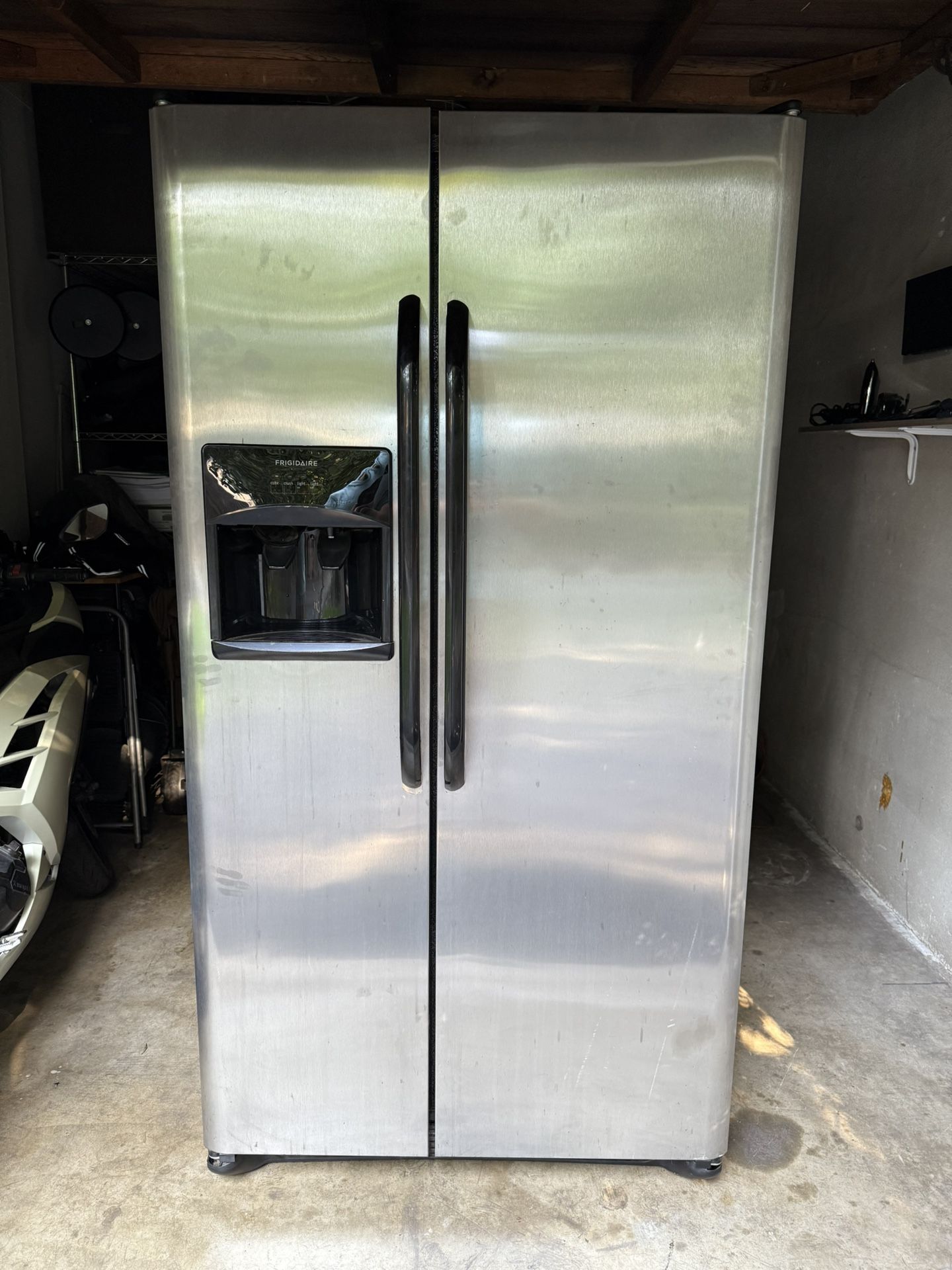 FREE Refrigerator Freezer Frigidaire 26 cu ft