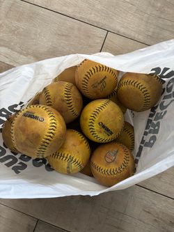 Softballs – Lot of 16