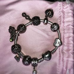 Pandora Bracelet W 12 Charms