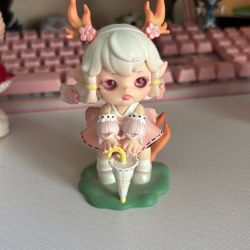 Flower Girls Mystery Box Figure