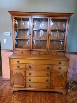 Wood cabinet