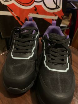 Womans steel toe sketchers size 9.5
