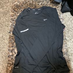 Nike Dri-FIT Element Men's Running Crew Top, Black Medium US