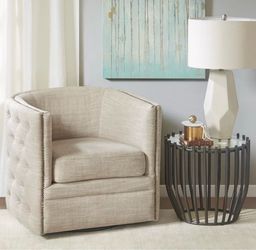Beige Swivel Barrel Accent Chair – Excellent Condition