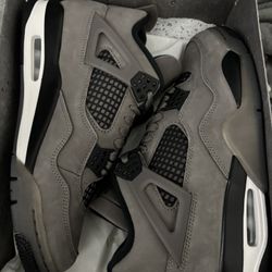 DIFFERENT JORDANS RETROS ALL NEW SIZE 8.5/9