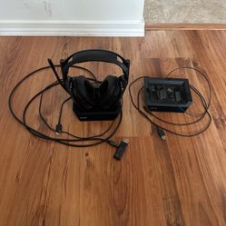 Astro A50 Gen 4 Wireless Headset W/ Xbox & PS4 Bases