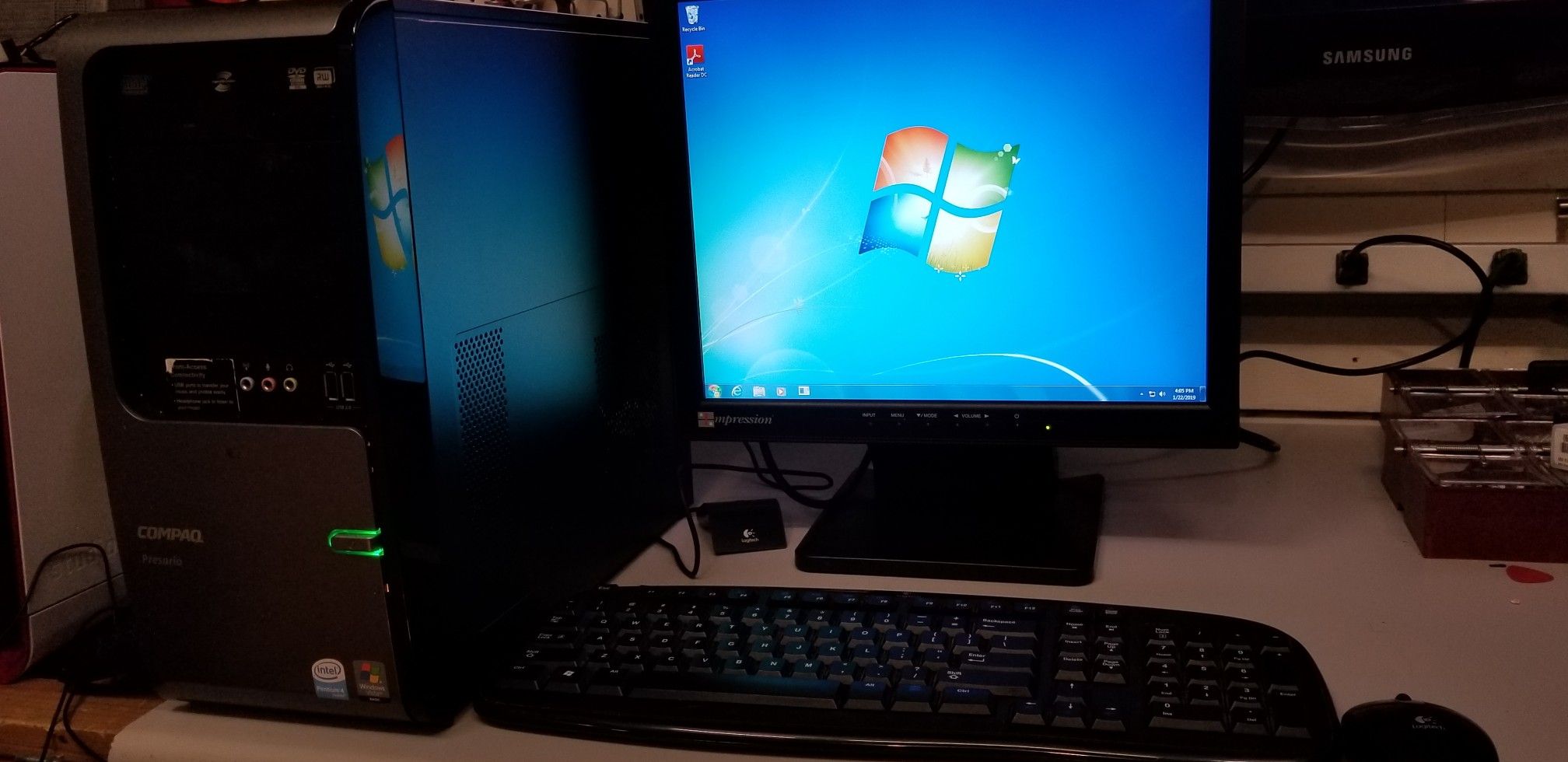 Compaq SR5030NX Windows 7 Desktop