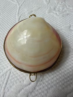 Vintage clam shell trinket box