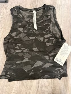 NEW Lululemon train to be tank