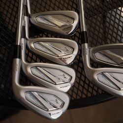 JPX 925 Hot Metal Iron Set 5-P