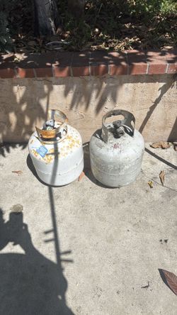 2 propane tanks