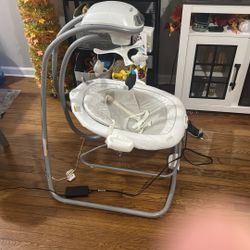 Graco Soothing System Baby Swing – Gently Used
