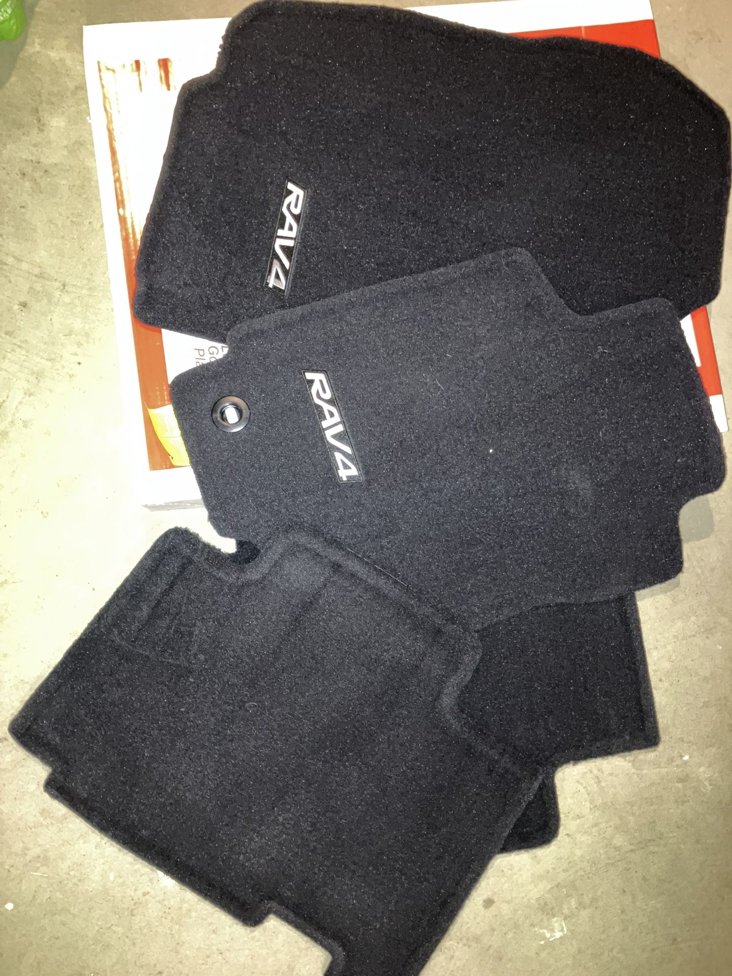 Toyota Rav4 Floor Mats