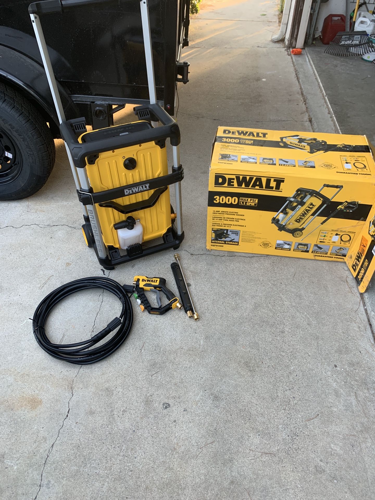 DEWALT 3000 PSI 1.1 GPM 15 Amp Cold Water Electric Pressure Washer with Internal Equipment Storage