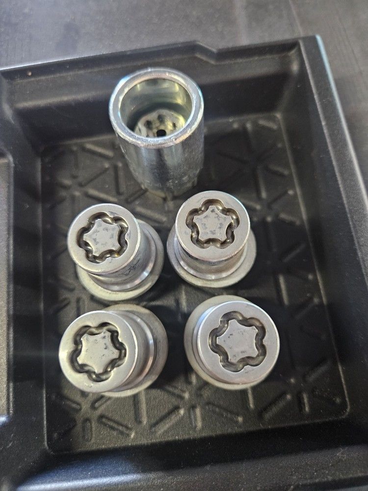 2020 Toyota Rav4 Lock Tire Key 