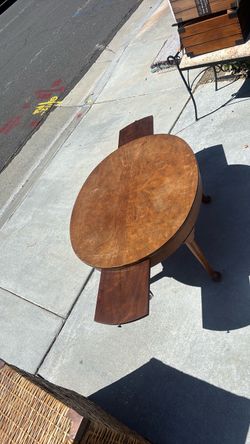 Oval Wood Drop-Leaf Side/ coffee Table