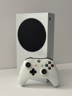 Xbox Series S (Plug & Play Bundle)