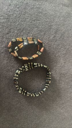 Magnetic hematite jewelry