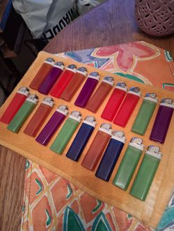 20 NEW LIGHTERS ALL FOR $8 PICK UP IN SUN VALLEY