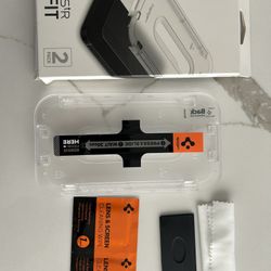 Spigen Screen Protector iPhone 14 Pro